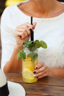 kavun, limon ve nane kokteyli