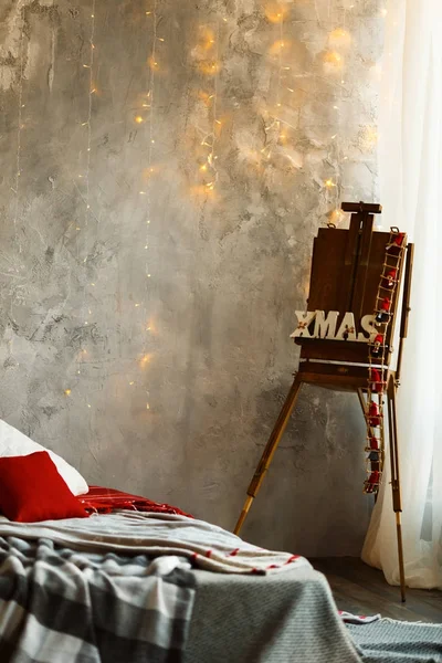 Karácsonyi stílusban díszített belső szoba — Stock Fotó