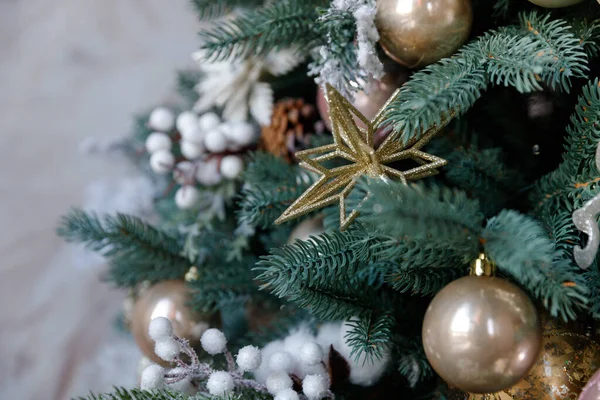 Detaljer och föremål på en vacker jul inredning. Plats för text. — Stockfoto