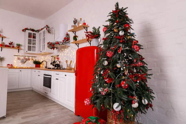 Kitchen decorated for Christmas in red colour — Stok fotoğraf