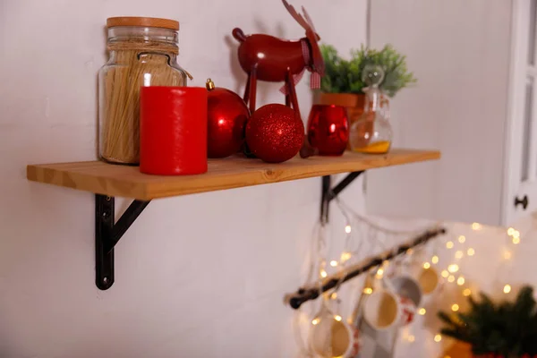 Kitchen decorated for Christmas in red colour — Stock Photo, Image