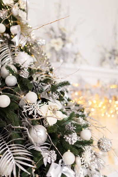 Los detalles navideños y los objetos del interior navideño —  Fotos de Stock