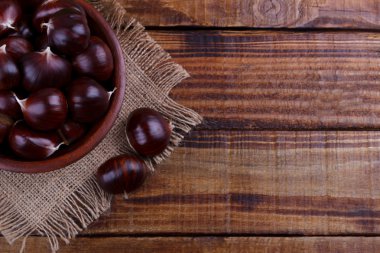 Bir kase taze kestane