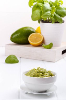 Avokado guacamole sos