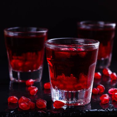 lezzetli nar kokteyl