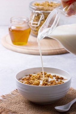 Ev yapımı Hindistan cevizi granola
