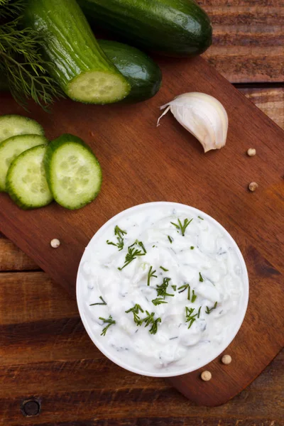 Cacık daldırma ve malzemeler