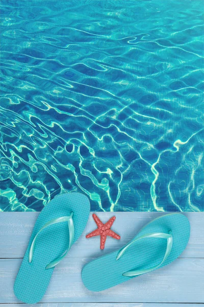 Blue Summer Flip Flops Sandals Swimming Pool Copy Space Vertical — Stock Photo, Image