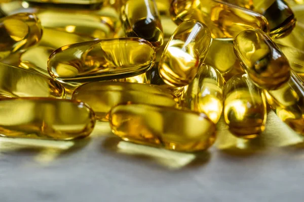 Balık yağı desteği, tıbbi ve sağlık konsepti