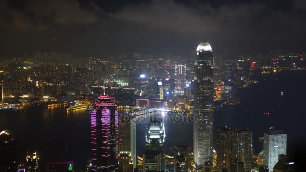 Χονγκ Κονγκ skyline αστικό τοπίο και μια συμφωνική του φωτός. πάροδο του χρόνου — Αρχείο Βίντεο
