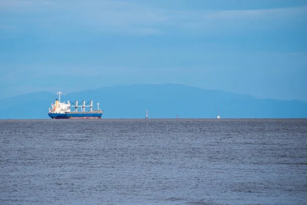 Kargo gemisi, uluslararası ithalat ihracat konteyner gemisi okyanus üzerinde