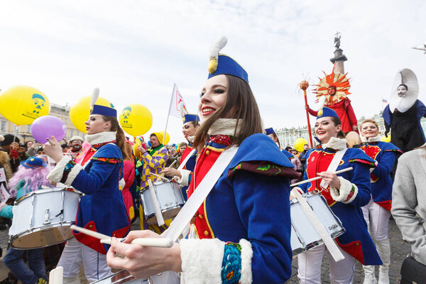 Шоу барабанщиков на XVI веселом фестивале в Санкт-Петербурге
