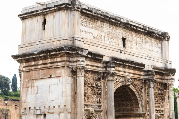 Fragment av Relief på ikoniska Arch of Titus på den Via Sacra Roman Forum — Stockfoto