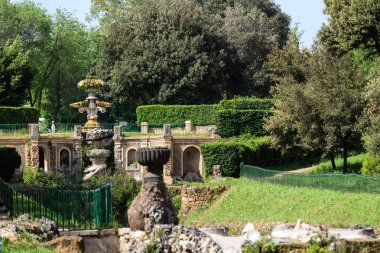 Su chanel fontain Villa Doria Pamphili Via Aurelia Antica, Giglio üzerinden