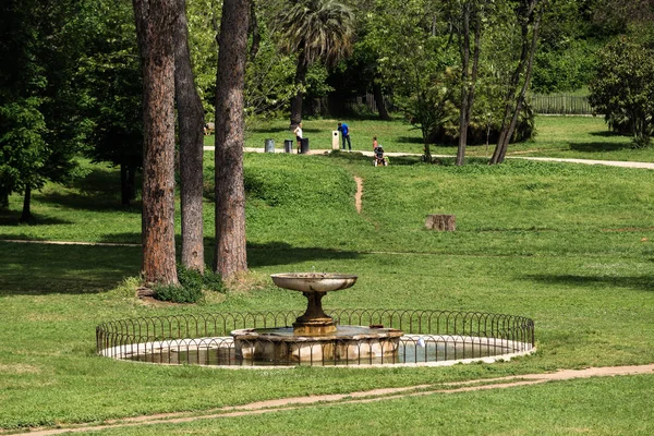 Una de las fuentes en Villa Doria Pamphili —  Fotos de Stock