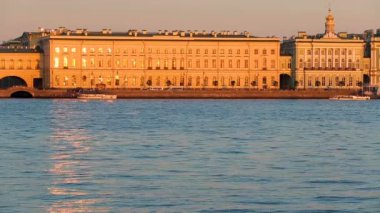 Riverside görünümü Kış Sarayı, kış groove, katedral kutsal yüz kurtarıcı