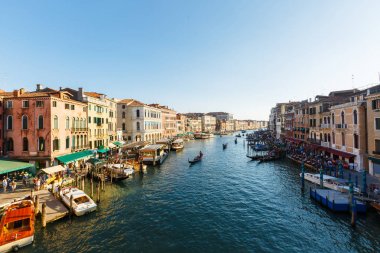 Ponte Rialto Grand canal, Palazzo Dolfin-Manin, feribot terminali, Venedik görüntülemek