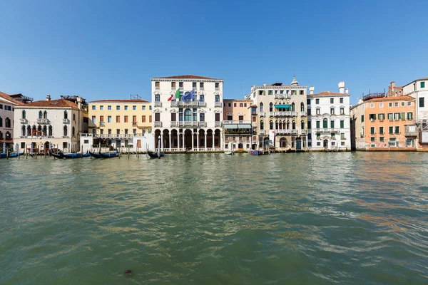 Palazzo Michiel dalle Colonne en Venecia, vista al río — Foto de Stock