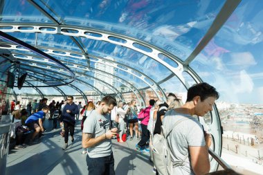 ziyaret edenler Brighton sahil kuş-göz görüş manzarasının keyfini çıkarın.