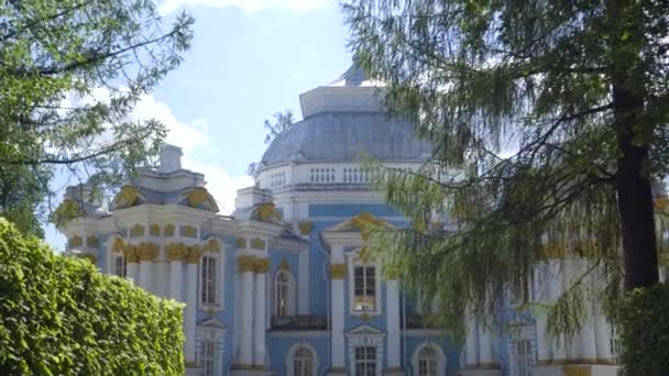 Подорож до Павільйона Ермітажа на штучному острові в Александровському парку — стокове відео