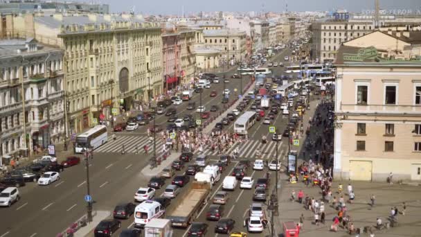 Aerial view of pedestrian crossing of Ligovsky prospect, Moscow railway station — Stock Video