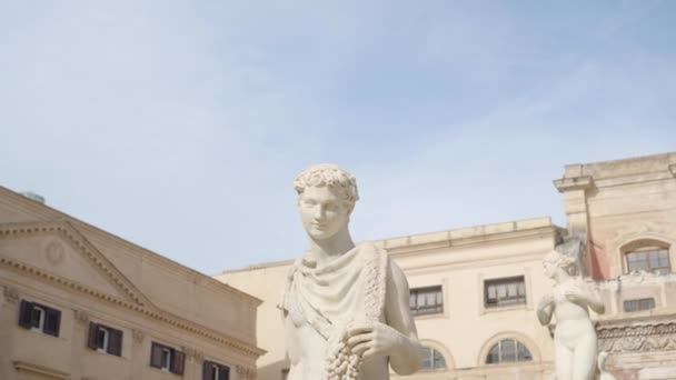 Figures of Praetorian or Shame fountain in Piazza Pretoria, 1554 — Stock Video