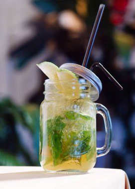 bir bankada mojito