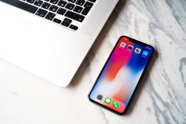 iPhone 10 x ve macbook