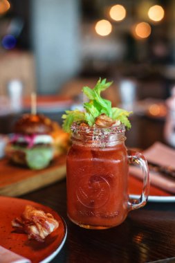 Lezzetli bir kokteyl.