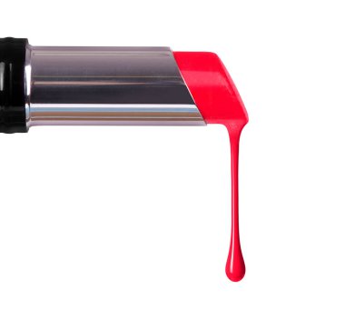 Kırmızı ruj beyaz arka plan üzerinde izole erime