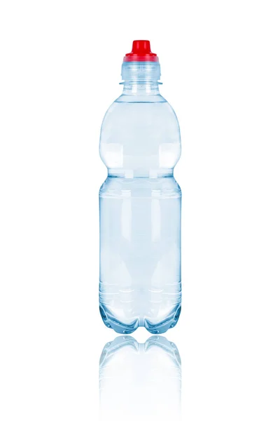 Plastic transparante fles water geïsoleerd op de witte backgr — Stockfoto