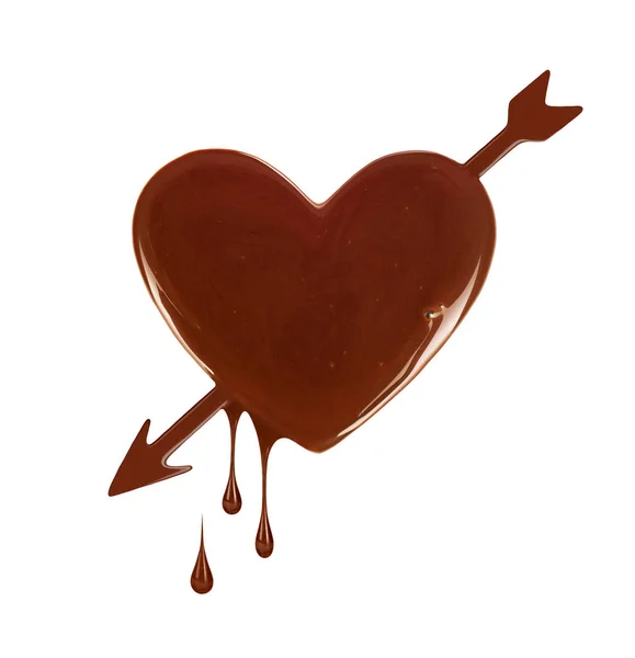 Macchia di cioccolato sotto forma di cuore con freccia e gocce su whi — Foto Stock