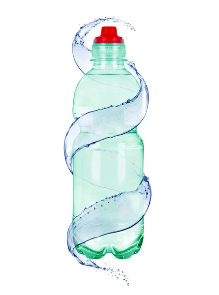Salpicaduras de agua con botella de agua mineral aislada en ba blanca —  Fotos de Stock