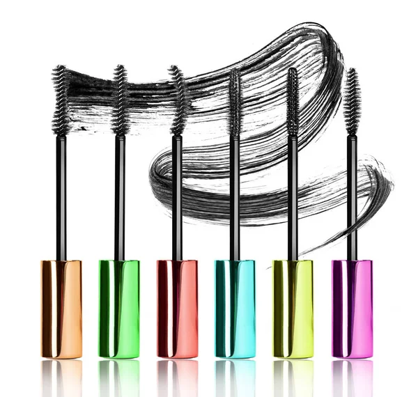 Maskara kontur yakın çekim ile çeşitli maskara fırçaların ayarla