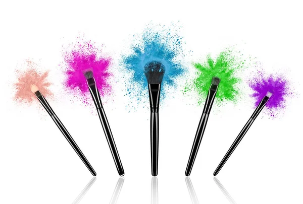 Renkli toz sıçraması ile fırçalar makyaj seti — Stok fotoğraf