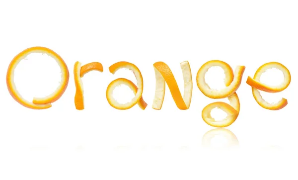 La palabra naranja está hecha de cáscara, aislada sobre fondo blanco — Foto de Stock
