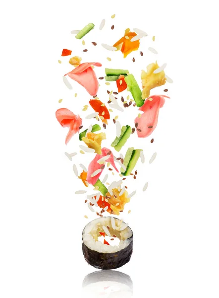 Sushi roll ingredientes congelados no ar em um fundo branco — Fotografia de Stock