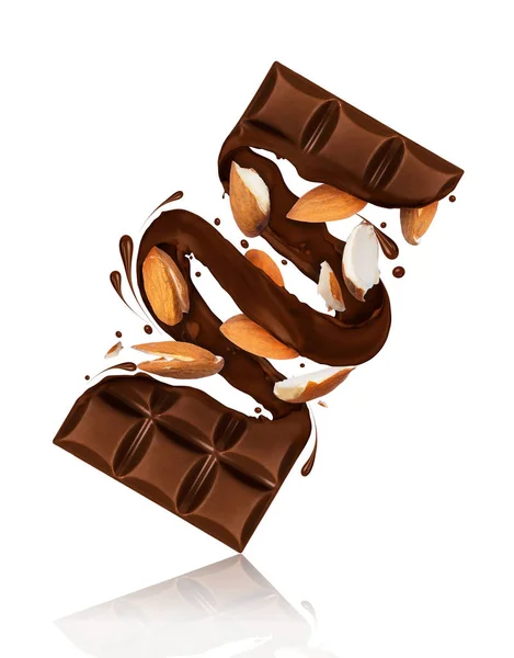 Image conceptuelle d'une barre de chocolat aux amandes sur blanc — Photo