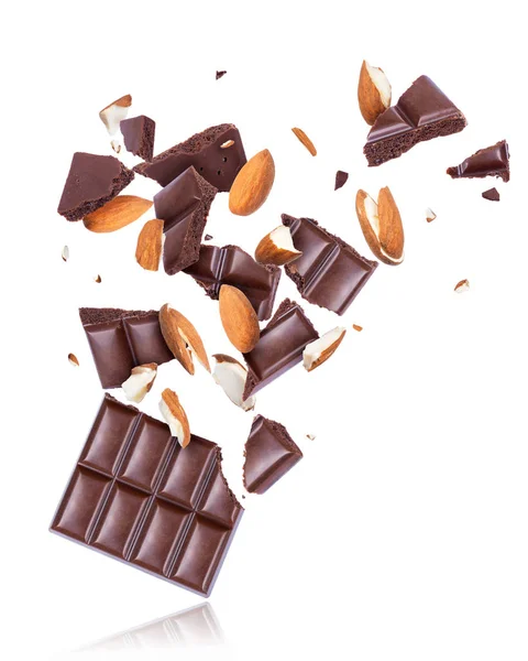 Poreuze Chocolade Met Amandelen Gebroken Stukken Die Geïsoleerd Witte Achtergrond — Stockfoto