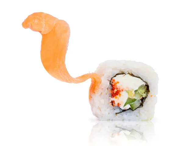 Nepřeložené sushi roll blízko izolovaných na bílém pozadí — Stock fotografie