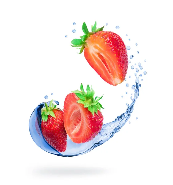 Erdbeeren Mit Spritzern Süßwasser Nahaufnahme Auf Weißem Hintergrund — Stockfoto