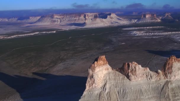 Der Boden der uralten ausgetrockneten tethys Ozeanreste der Salzberge — Stockvideo