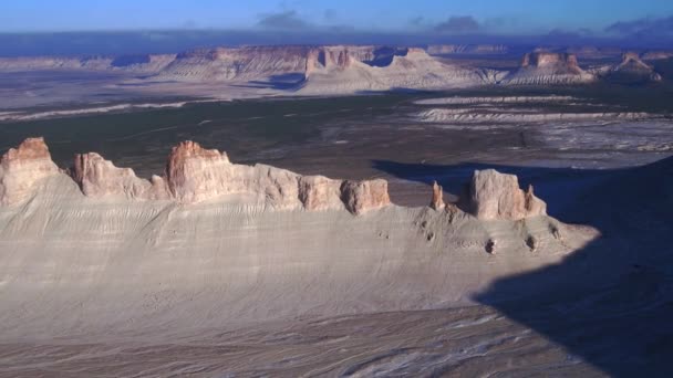 Le fond de l'ancien océan asséché de Téthys reste des montagnes salées — Video