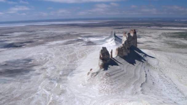 O fundo do antigo oceano seco de Tétis permanece das montanhas salgadas — Vídeo de Stock