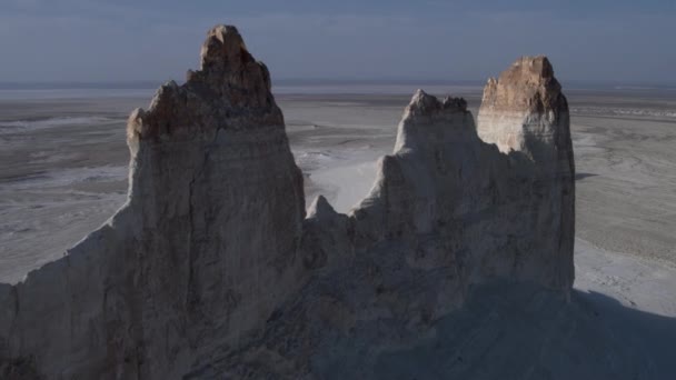 Дно древнего высохшего океана Тетис, остатки соленых гор. 4k. Босжира — стоковое видео