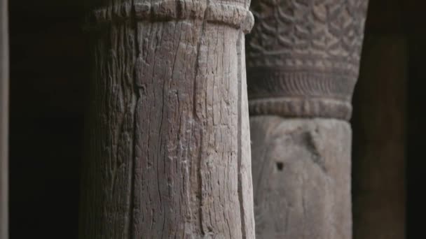 Wooden column historic ancient pillar part of an architectural structure — Stok video