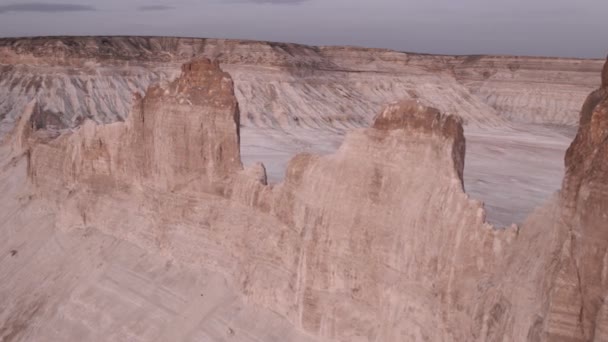 Bottom of the ancient dried-up Tethys ocean, the remains of the salt mountains — Stockvideo