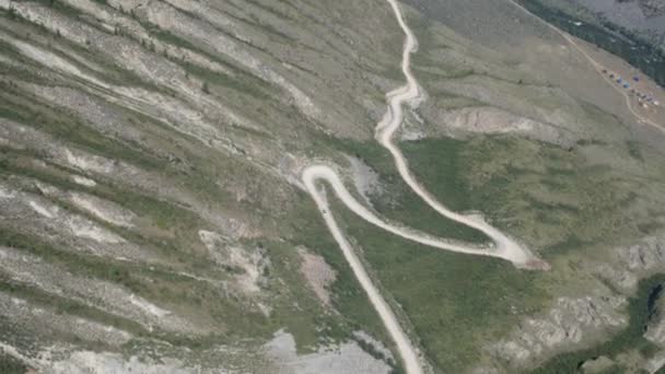 Remontage serpentine route col vue montagne Routes voiture camion Tourisme 4k 