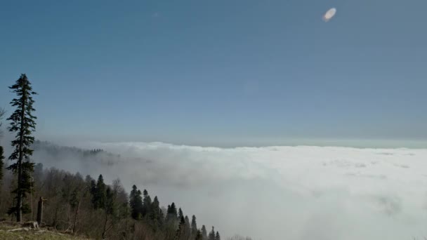 Beweging Van Wolken Het Oppervlak Van Berg Mist Kruipt Termijn — Stockvideo