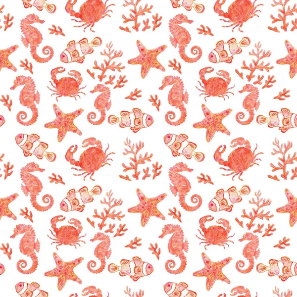 Kırmızı kalemle çizilmiş kusursuz el çizimi arka plan. Mercan resiflerinde yaşayan canlıların güzel bir deseni var: Deniz atı, yengeç, balık, denizyıldızı ve mercan. Kumaşa baskı yapmak için güzel bir desen. Beyaz arkaplandaki izole görüntü.